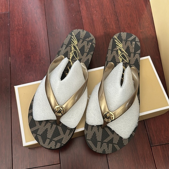 Michael Kors Sandals - Picture 2 of 5